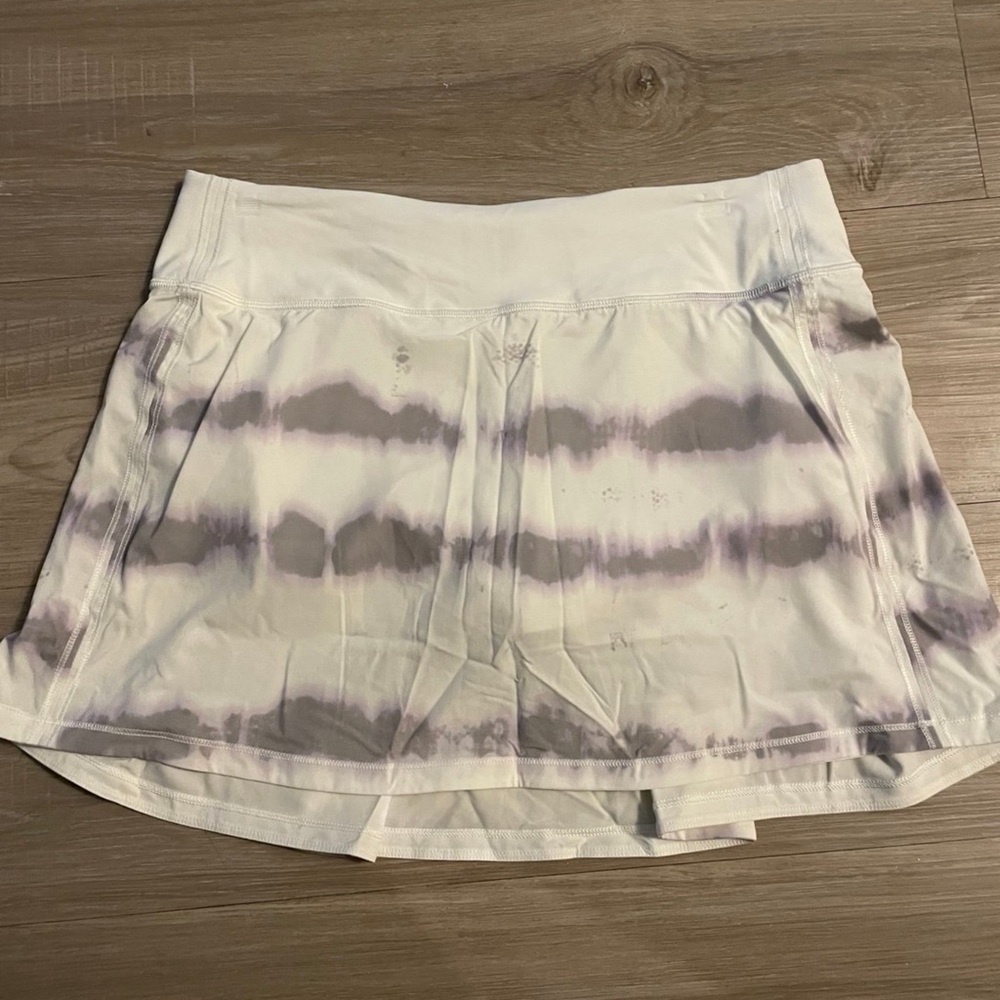 Lululemon pace rival skirt